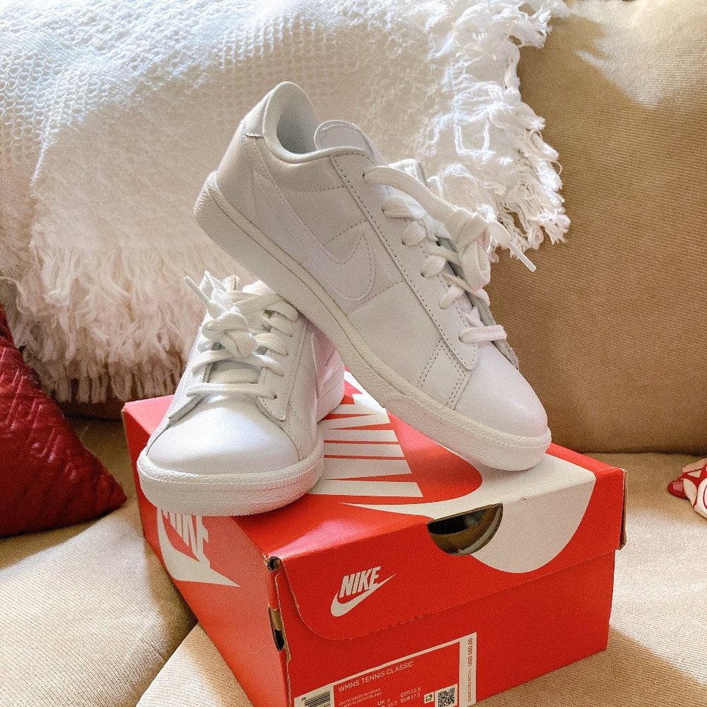Nike | Women's Tennis Classic Sneaker (New in Box)